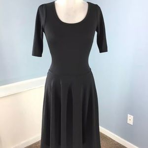 Women’s LuLaRoe Solid Black Nicole Dress.